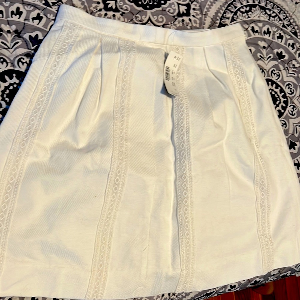 White j.crew skirt size 0 never worn bought but didn’t fit